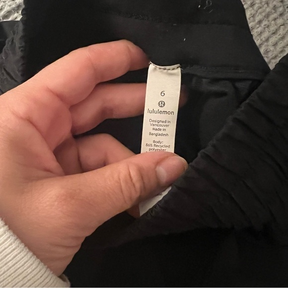 Lululemon Tracker Short V *4"
Black - Picture 6 of 7